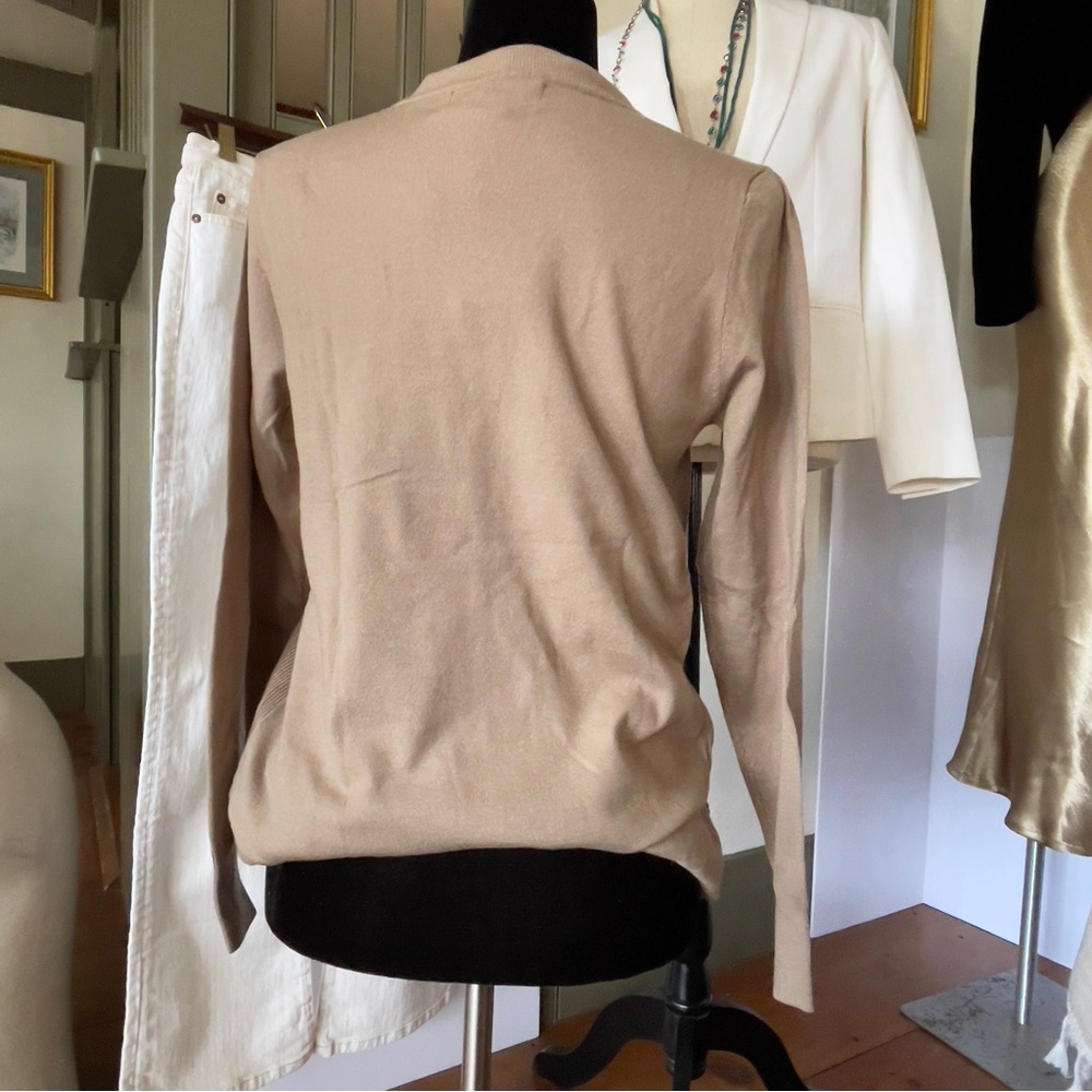Tan V-Neck Sweater by Karen Scott Size: Small NWT!! 🤎 - Picture 5 of 16